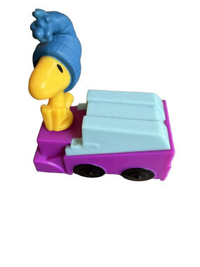 2015 MCDONALDS PEANUT WOODSTOCK ON ZAMBONI HAPPY MEAL TOY